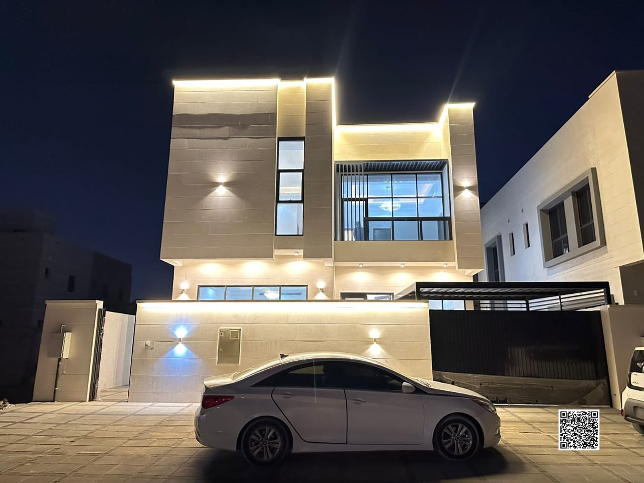 Luxury modern villa for rent behind Al Hamdiya Park in a prime location close to services with payment facilities | Freehold