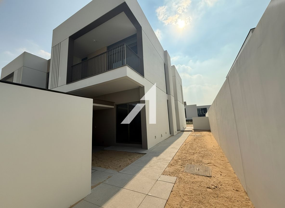 Single Row Villa | Large Garden | Modern Living