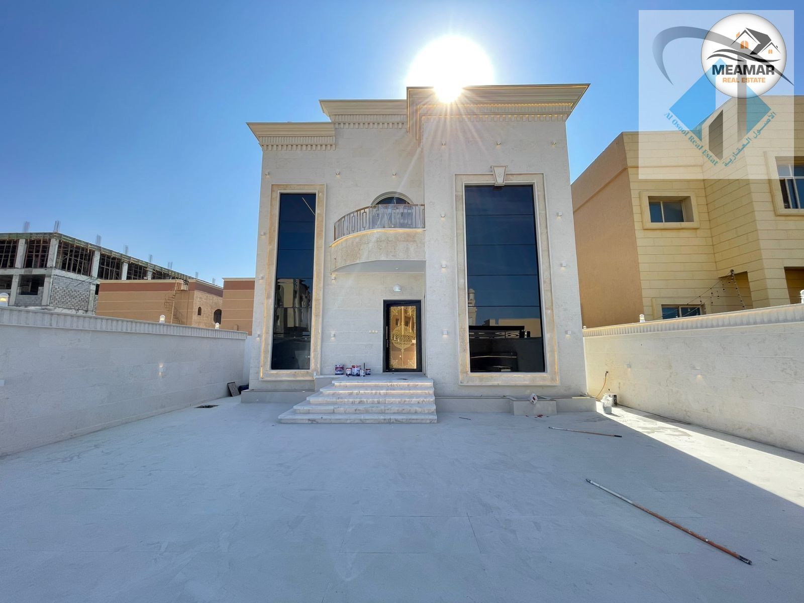Villa at an excellent price, including air conditioning, electricity, and water. Excellent area, large outdoor setback, and spacious yard.