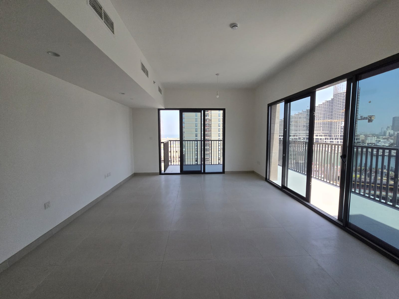 Luxury Apartment for Sale in Jawaher 2 – Stunning Sea View