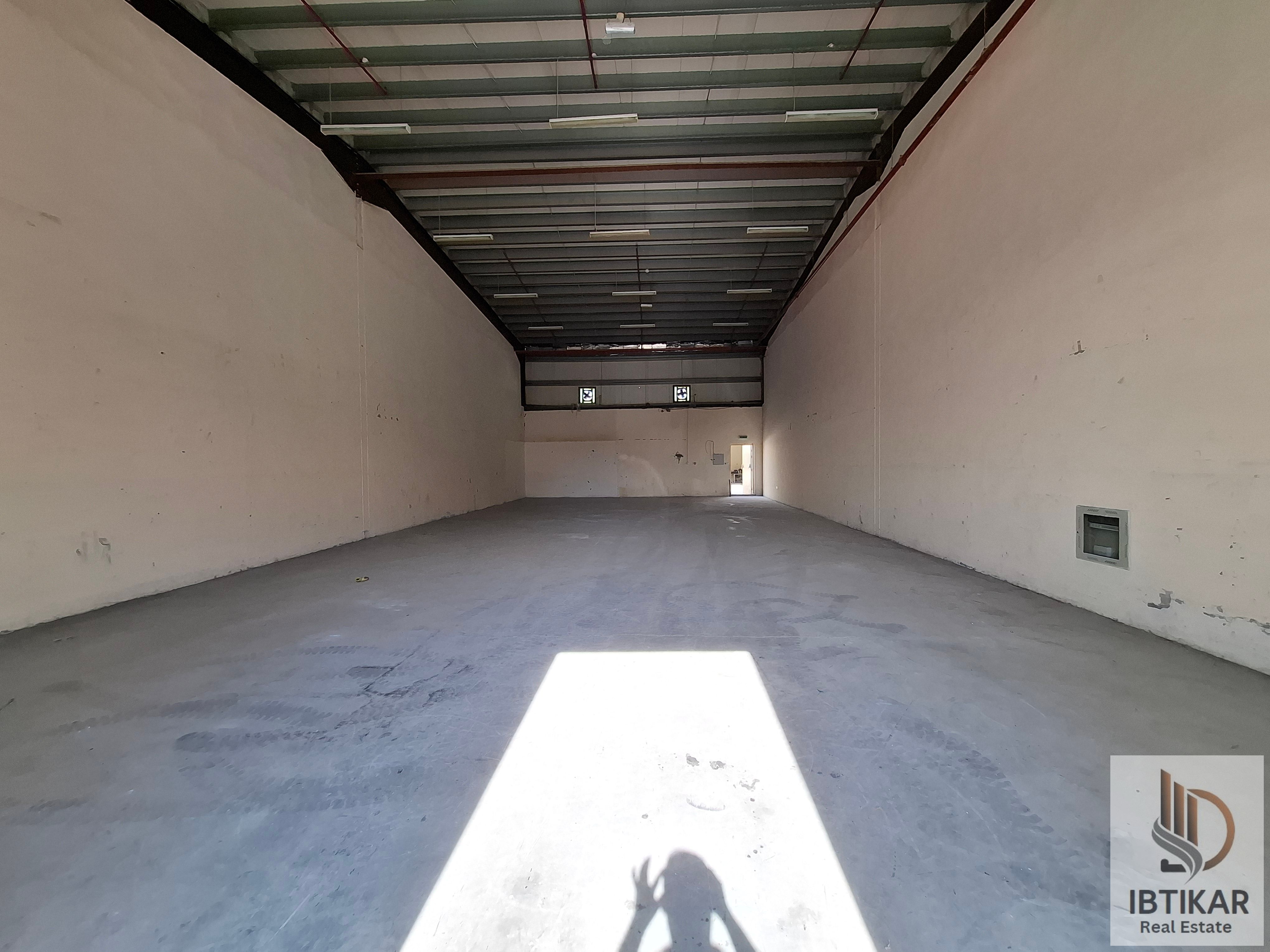 WEARHOUE FOR RENT IN AL SAJAA