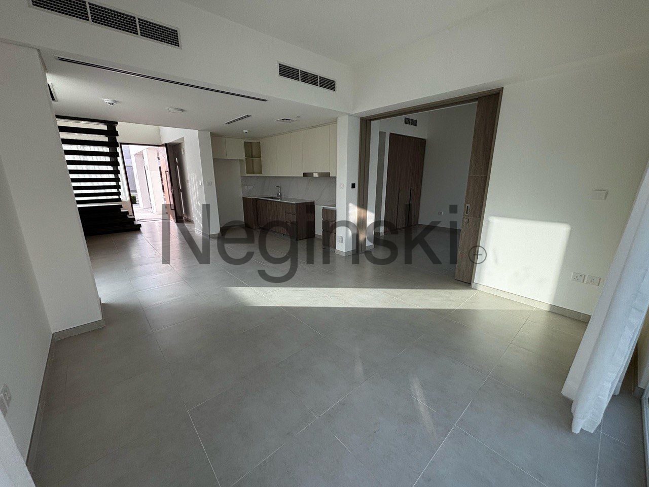 SINGLE ROW | 4 BED + MAIDS | AVAILABLE NOW