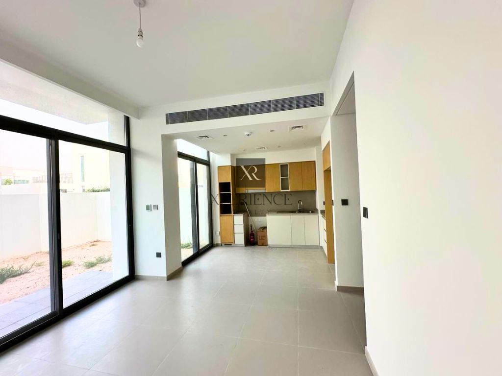 3 BR + MAID | CLOSE TO POOL | NEAR AMENTIES | RESALE