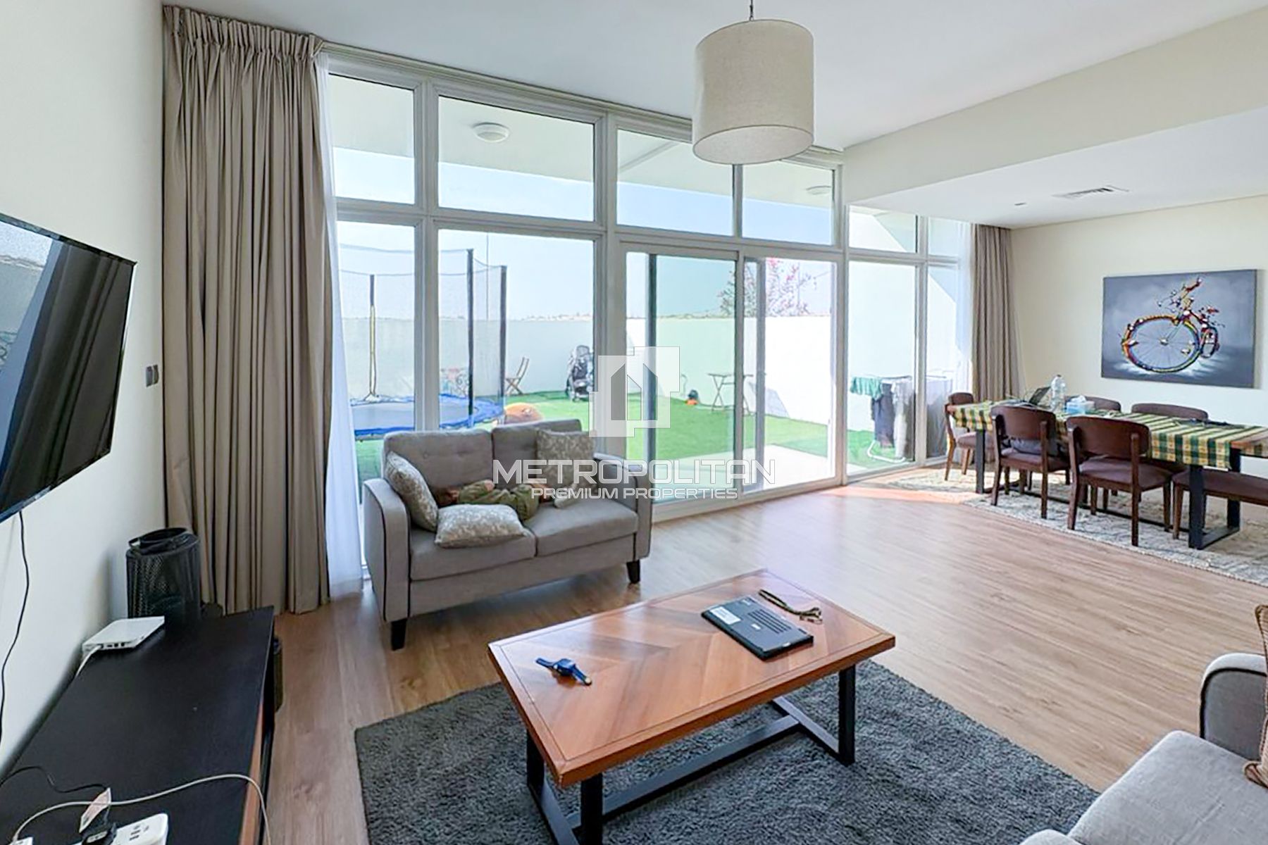 Single Row | Fully Furnished | Upgraded Clean