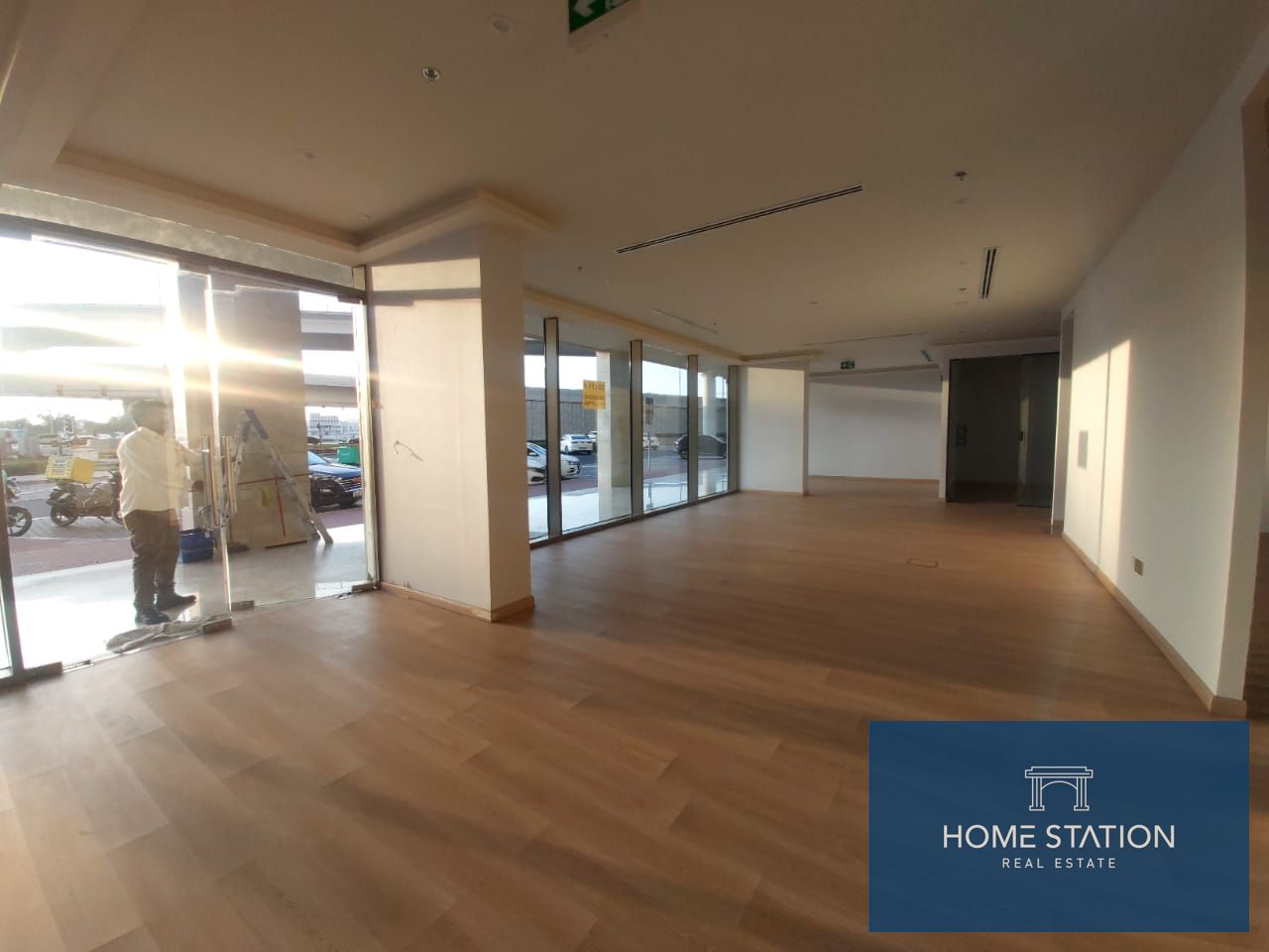 UNIQUE LOCATION SHOP AVAILABLE IN KARAMA