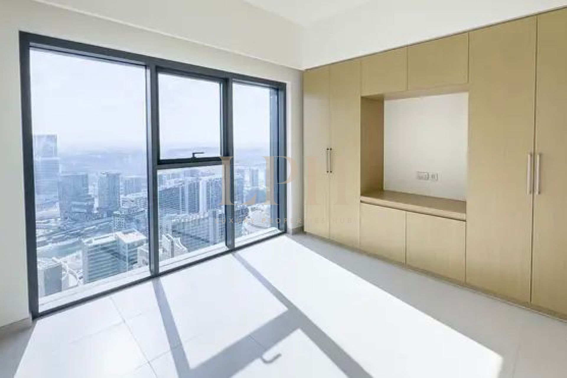 Canal View | Chiller Free | High Floor