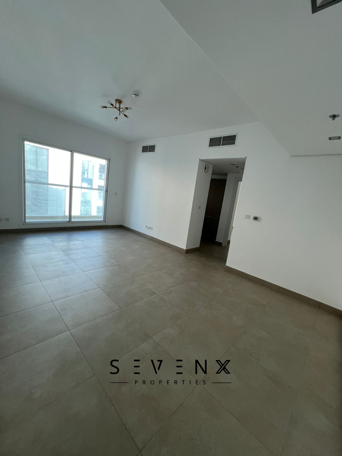 Bright 1BR | Closed Kitchen | Ready to Move