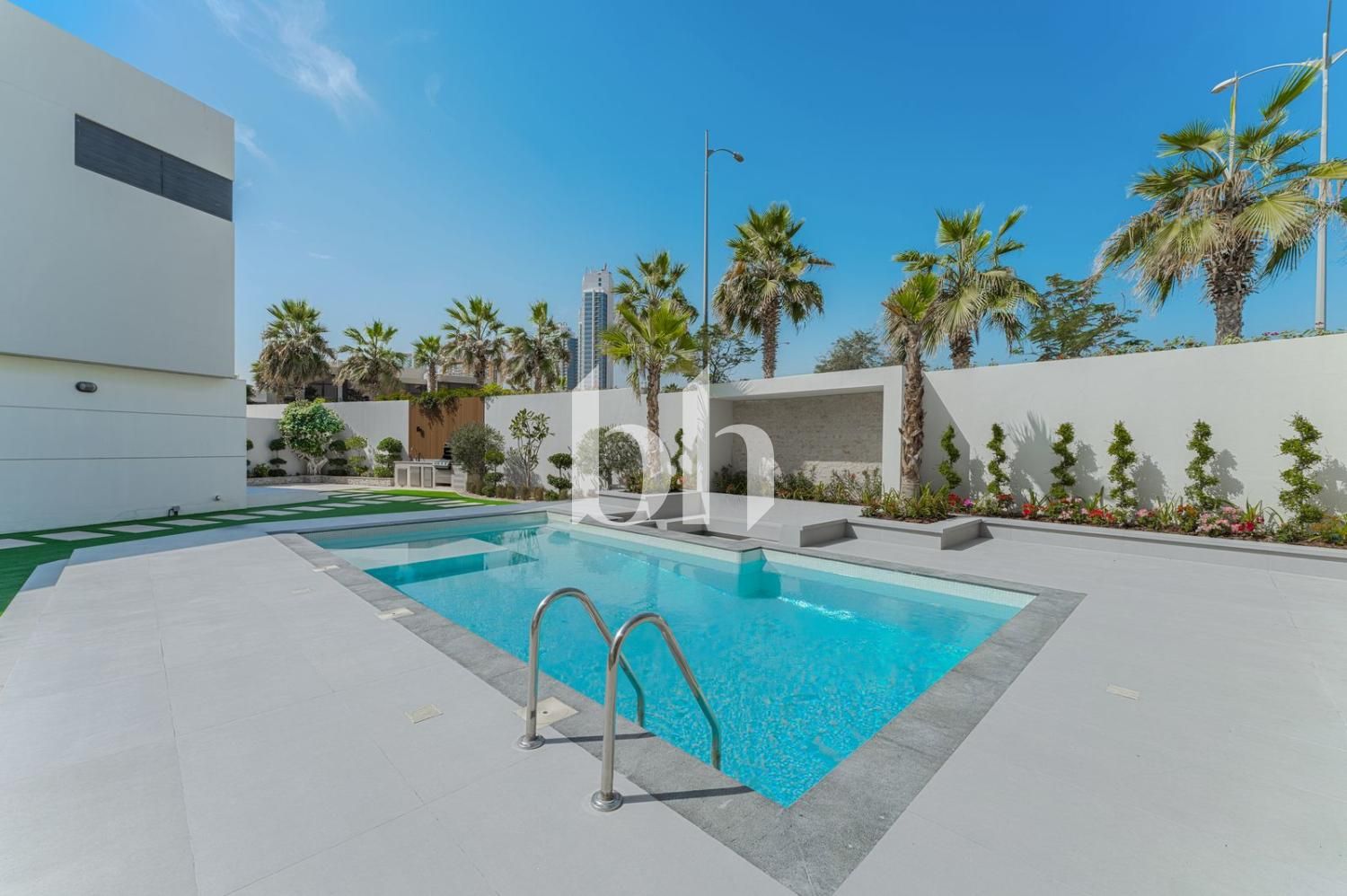 All Ensuite BR | Corner Unit | Fully Upgraded Home
