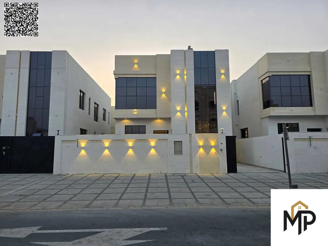 Luxury modern 5-bedroom villa in Al-Haliu with a private pool