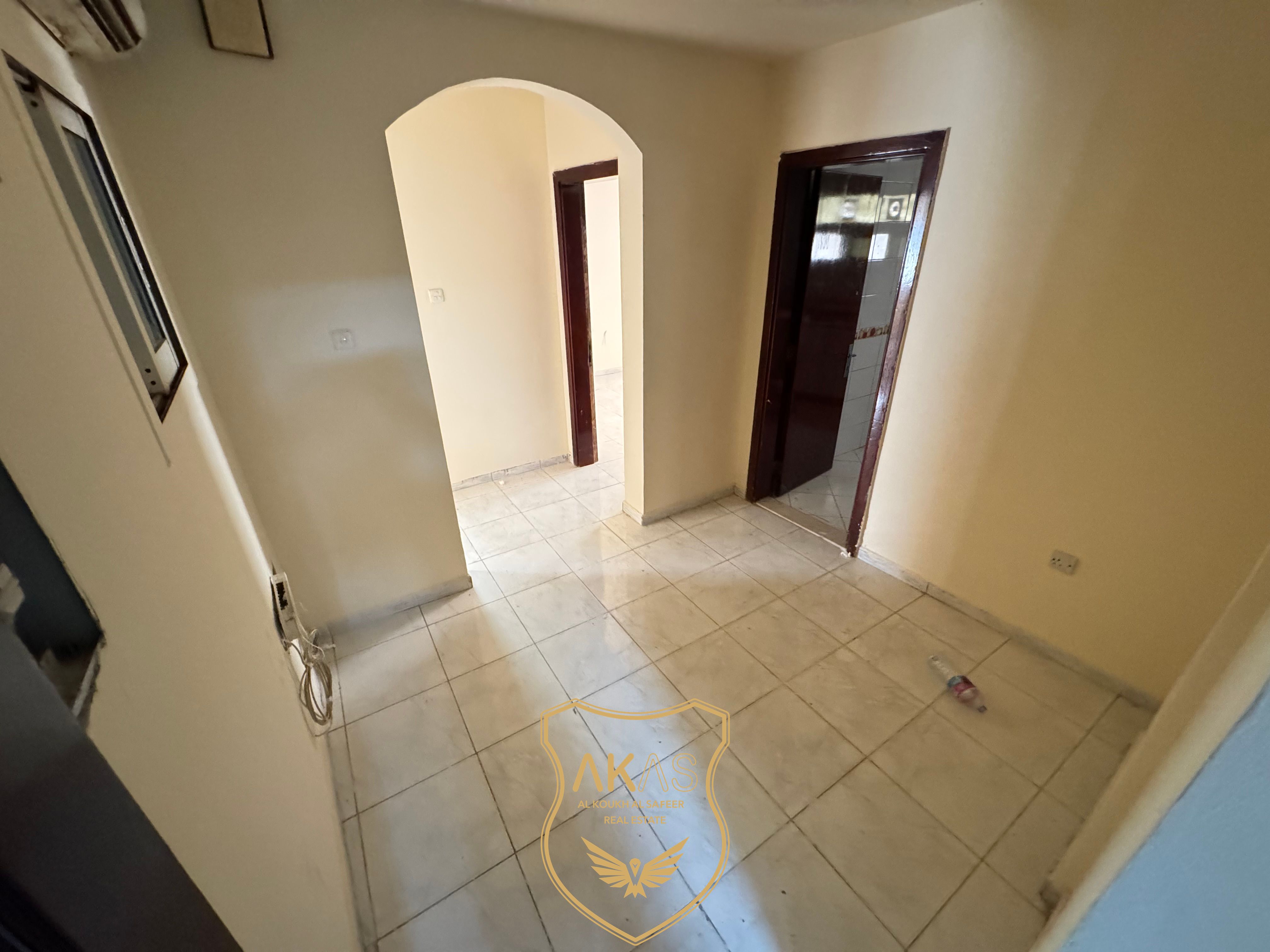 Spacious 2 BHK Apartment in Rolla – Near Park & Bus Terminal