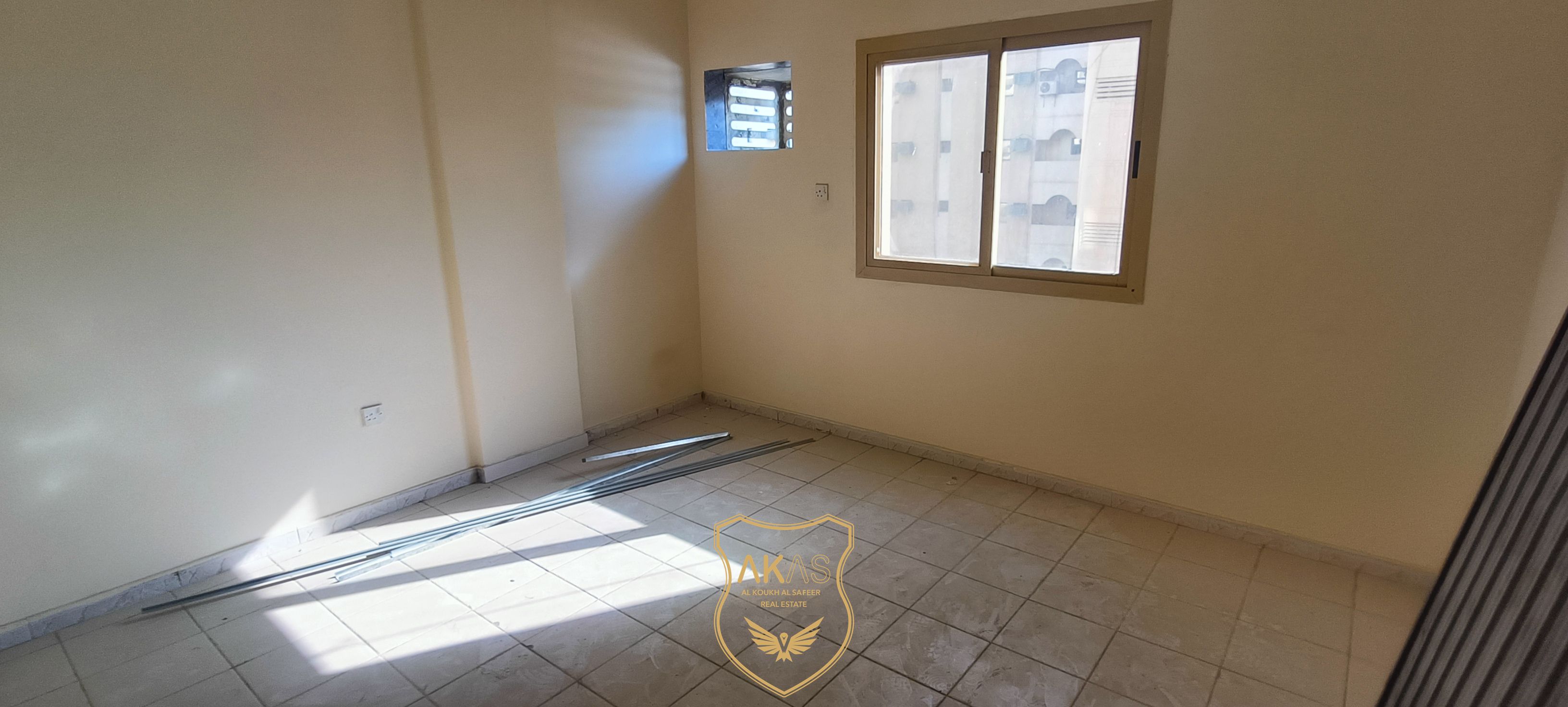 Studio for Bachelors with Separate Kitchen