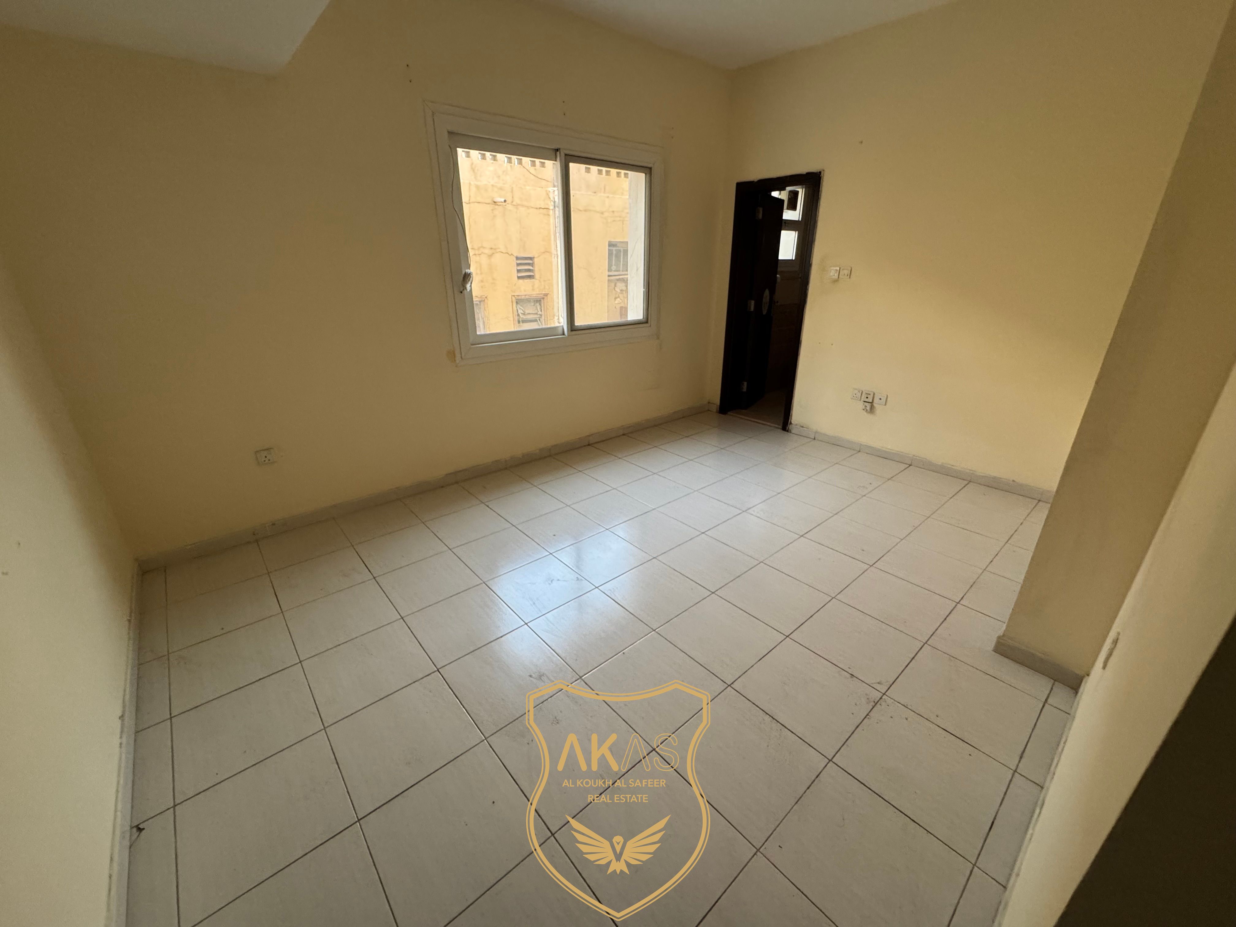 Ready-to-Move 1 BHK | Near Rolla Mall | Family Building