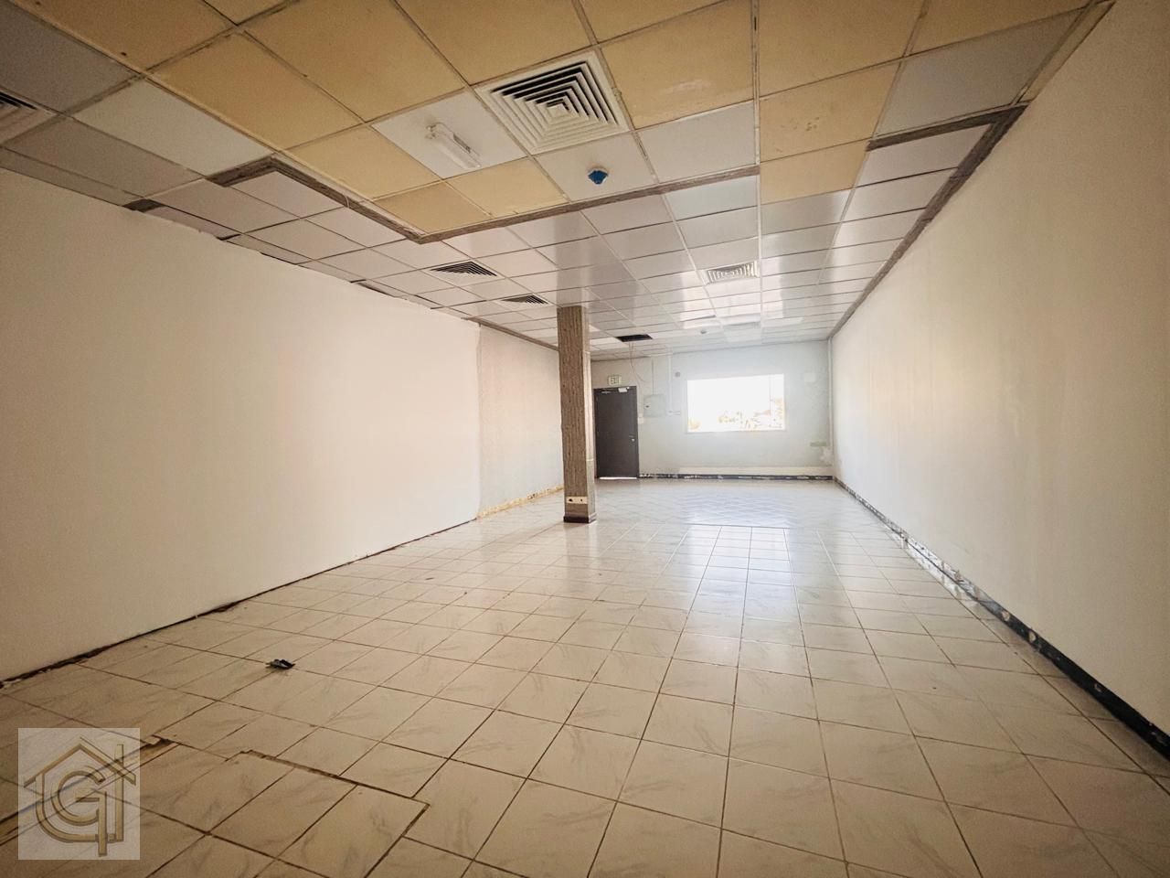 Spacious & Well-Maintained Office for Rent in Umm Ramool – Prime Business Location