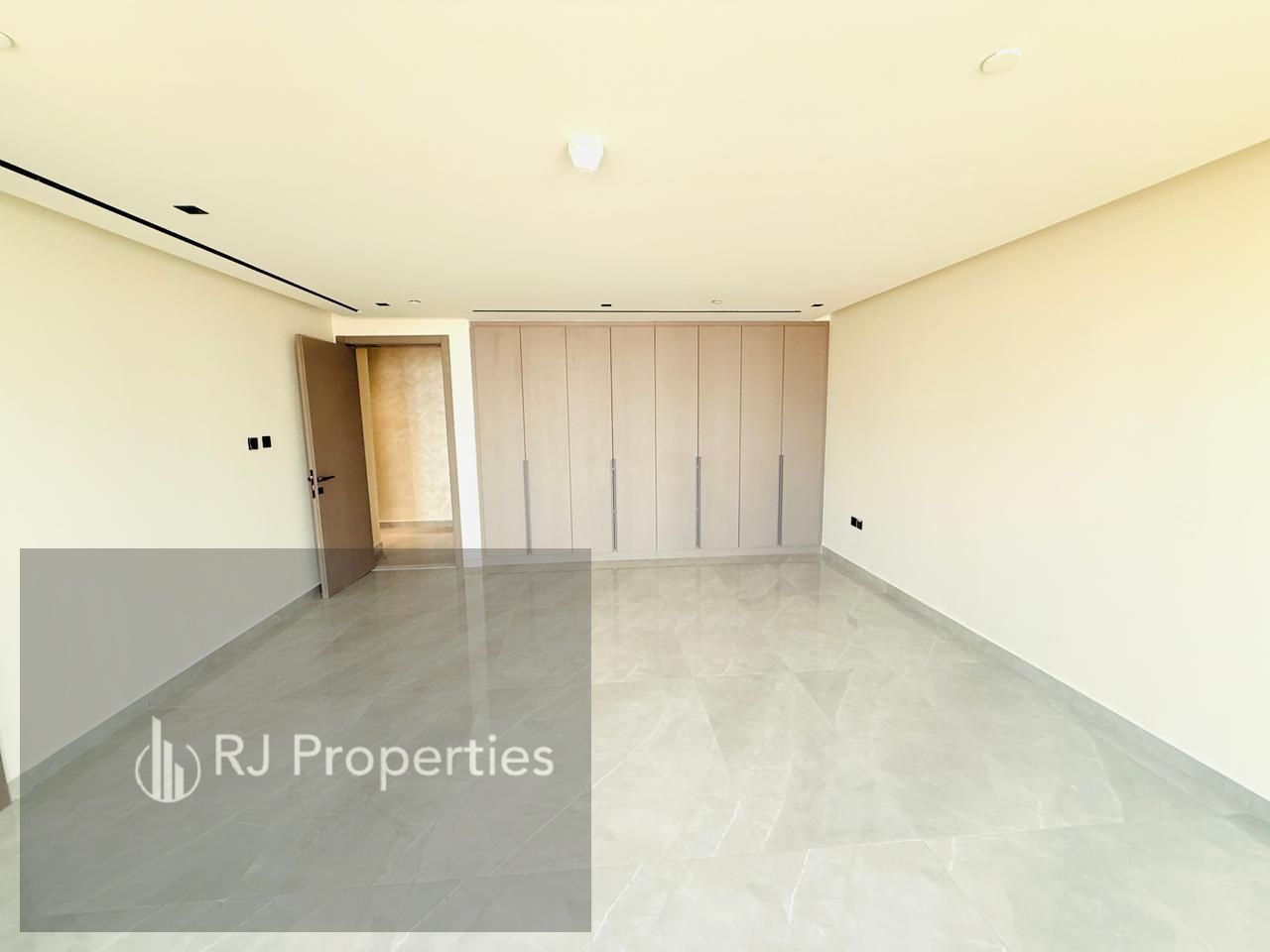 30 days free 4bhk penthouse with maid room al mamzar shrjah