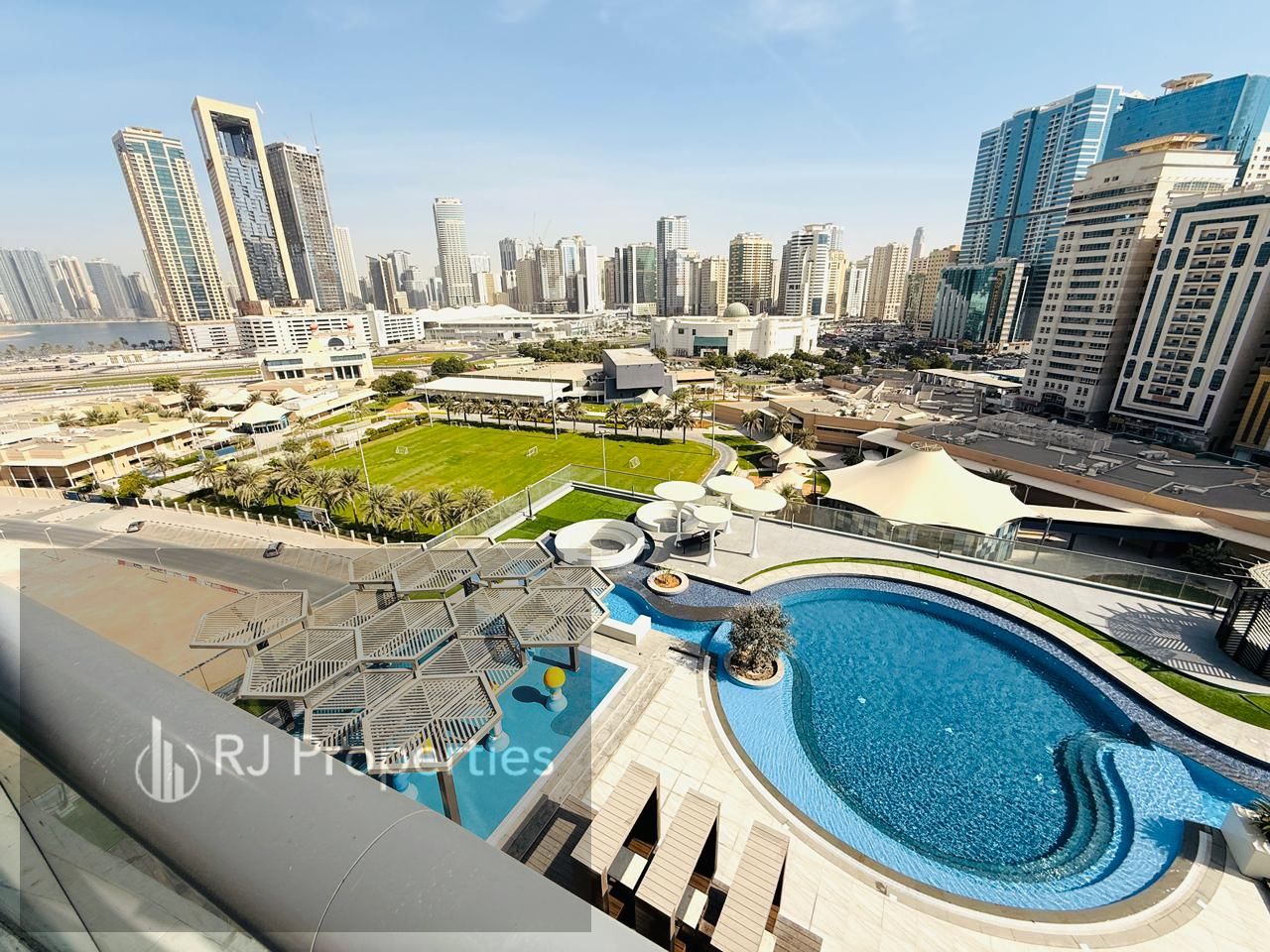 hot offer one month Luxury 5bhk penthouses Al mamzar Sharjah fully sea view