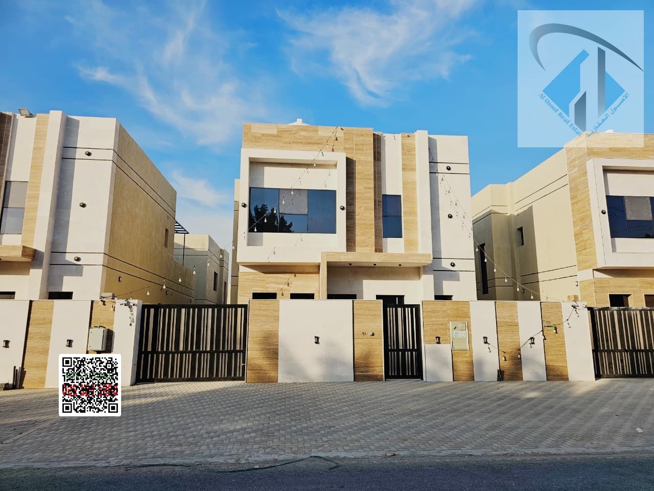 Distinguished villa, registration fees included, on a main street opposite the mosque, freehold ownership, excellent location.