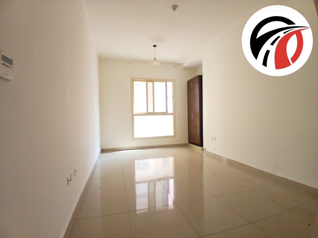 Spacious Studio Close to Pound Park Available 40k