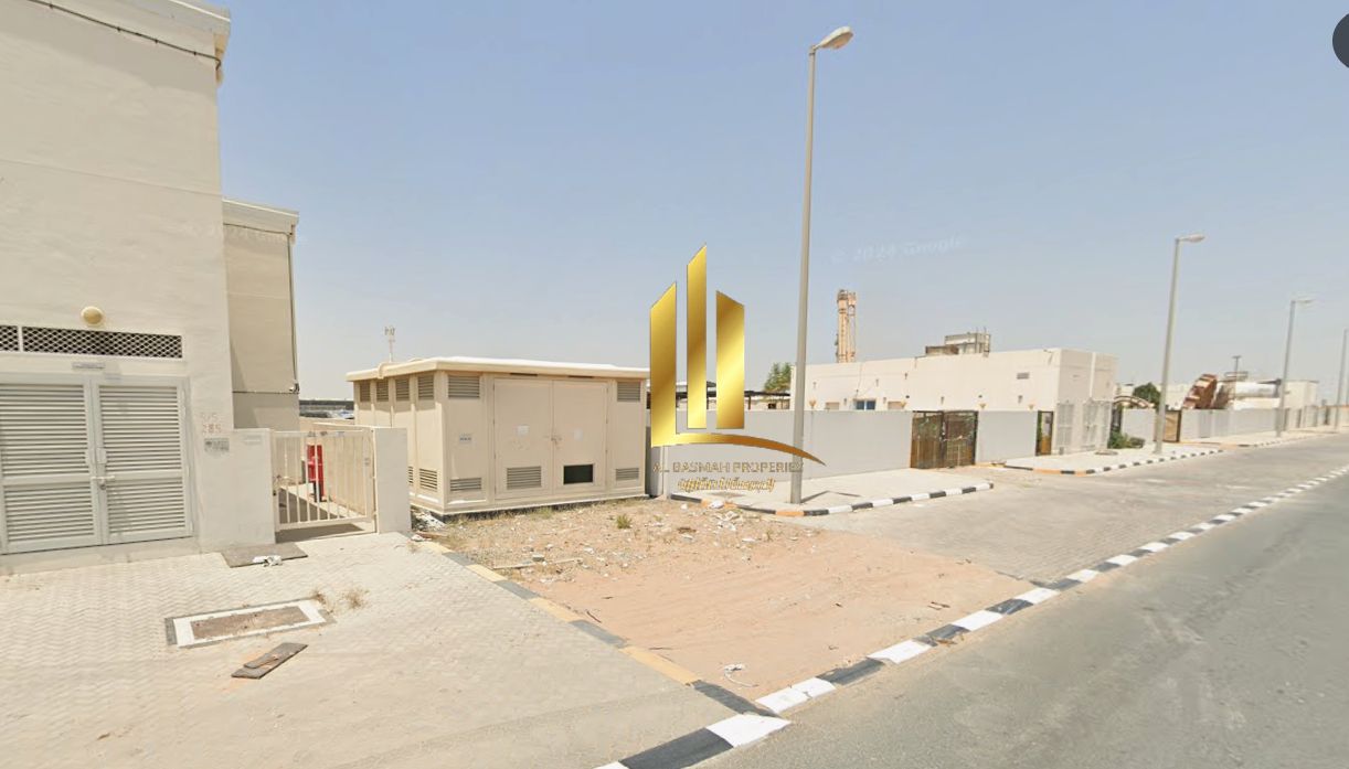 For Sale – Land in Al-Hanu Area (Block 4) Total Area: 70,000 sq ft The land is divided into two sections