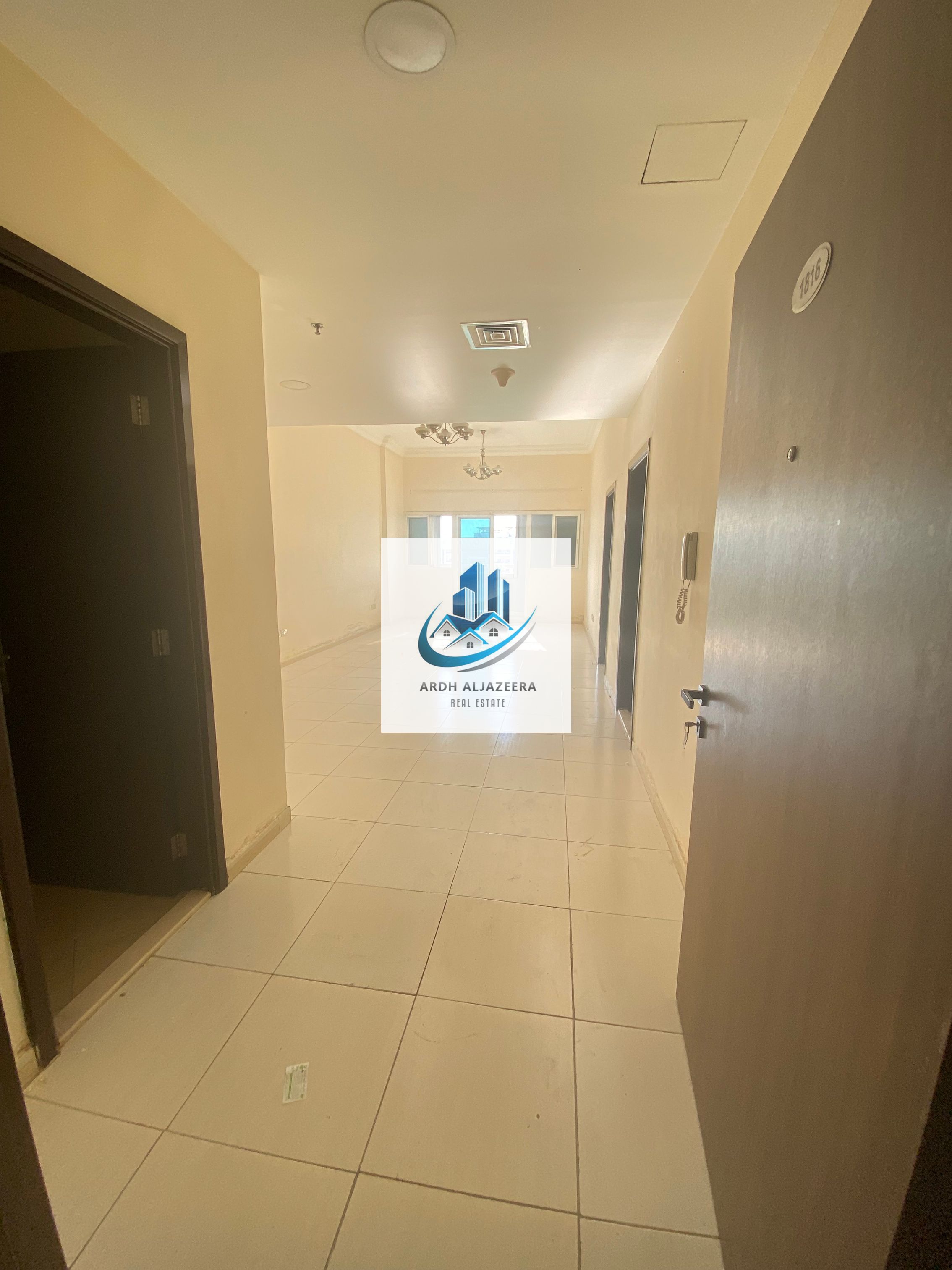 1 bhk opposite sahara with big balcony and masterroom!