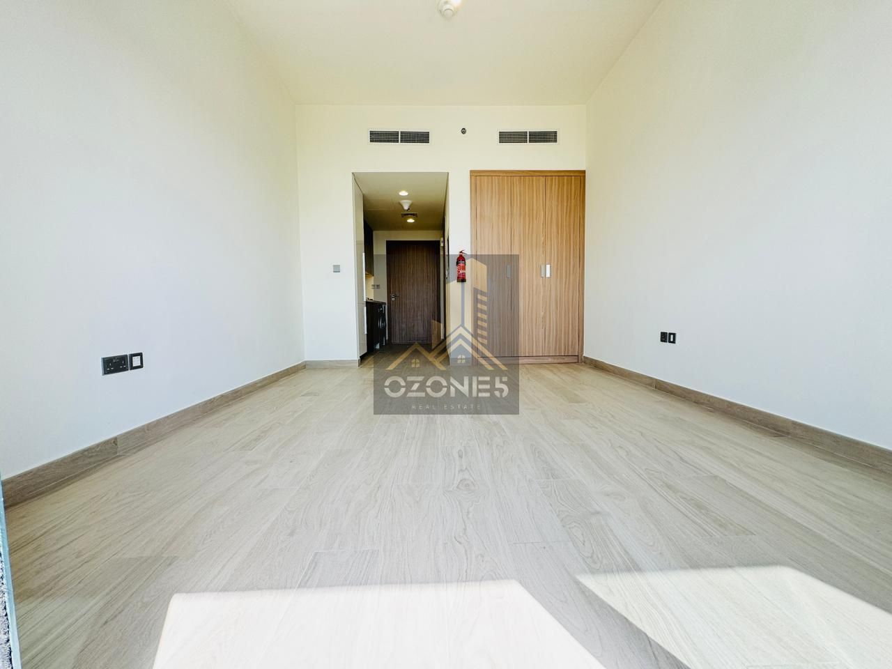 High Floor, Pool & Boulevard View, Chiller Free, Ready To Move