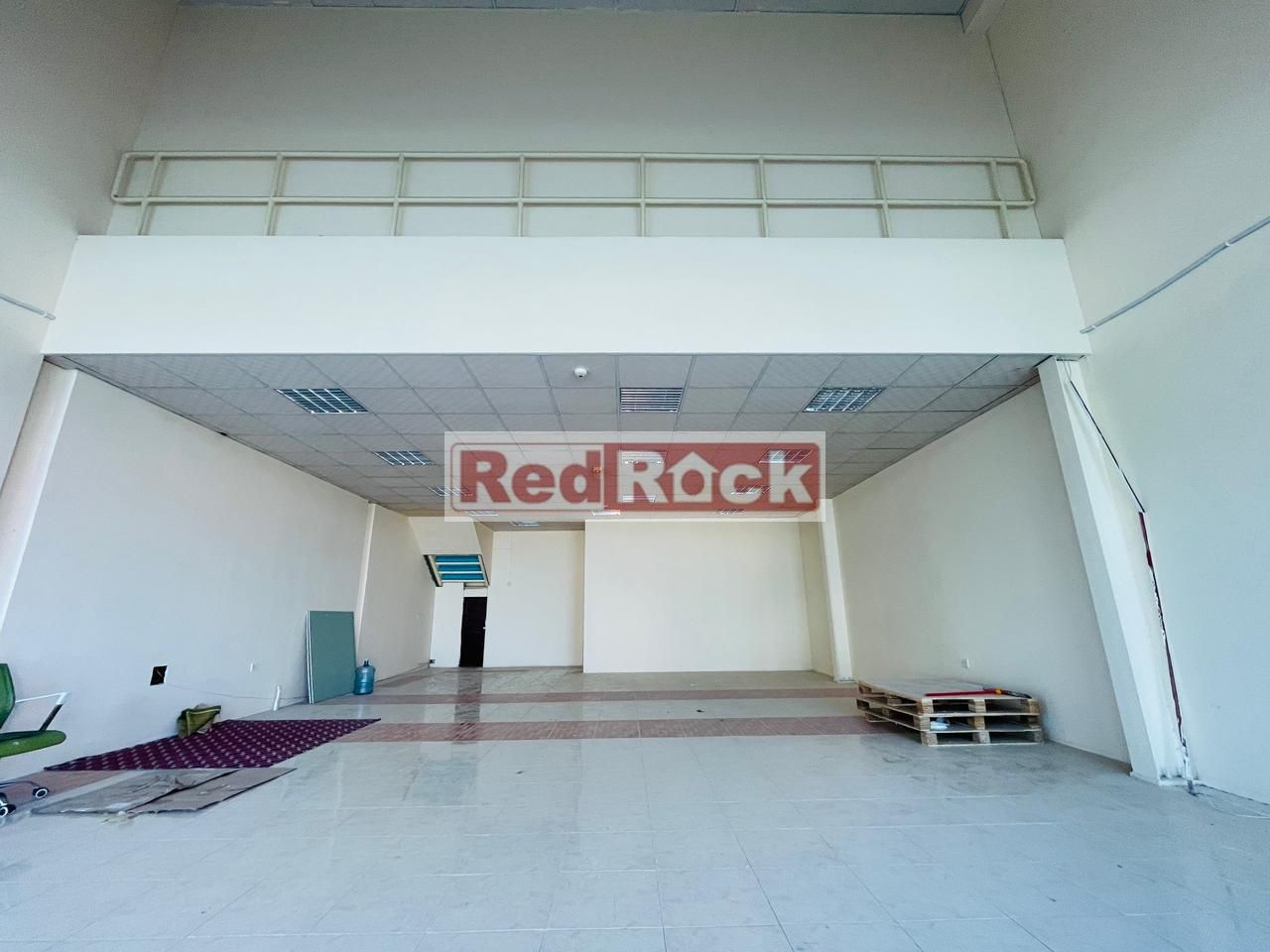 Fully fitted Spacious Main-Road Facing Showroom