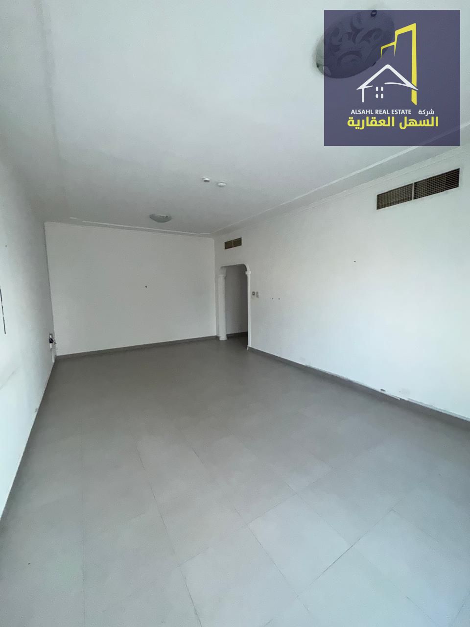 Spacious 2 Bedroom Apartment Near Park and Main Road