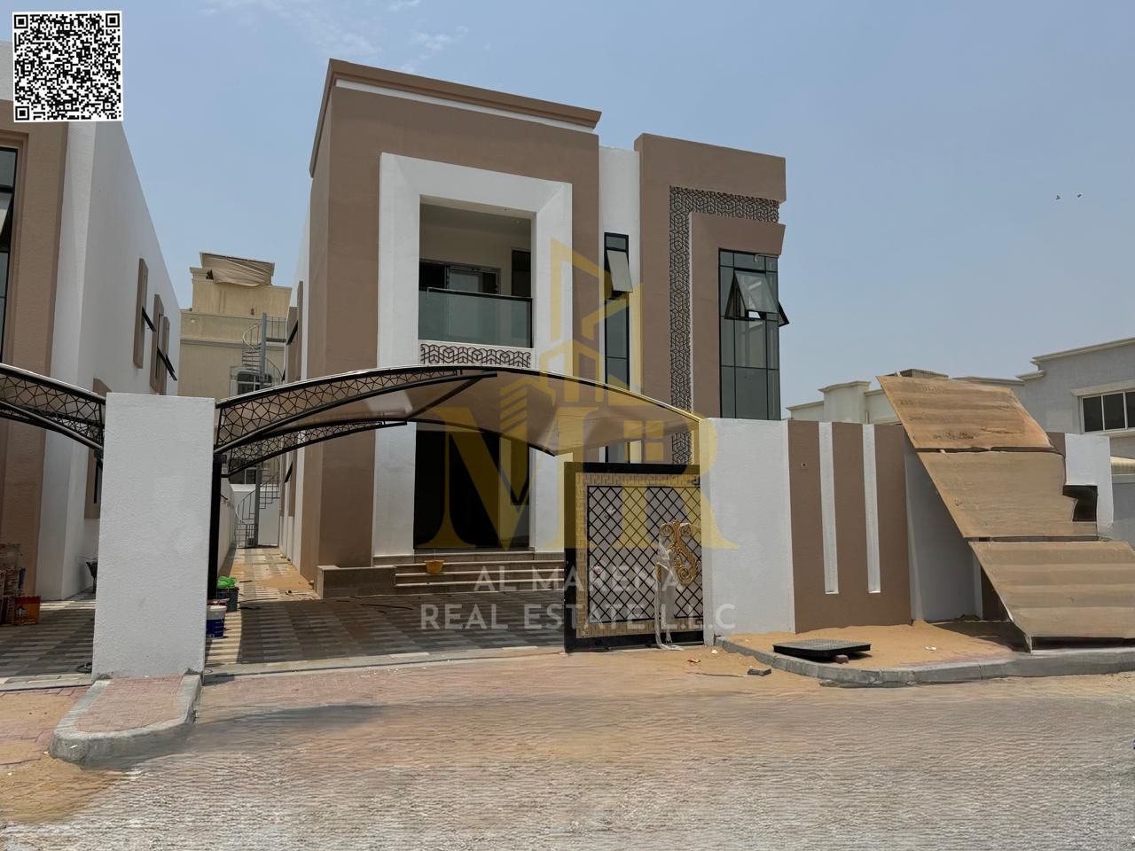 For sale: A ready-to-move-in villa close to all amenities, featuring spacious and elegant designs, including air conditioning. A luxurious villa for s