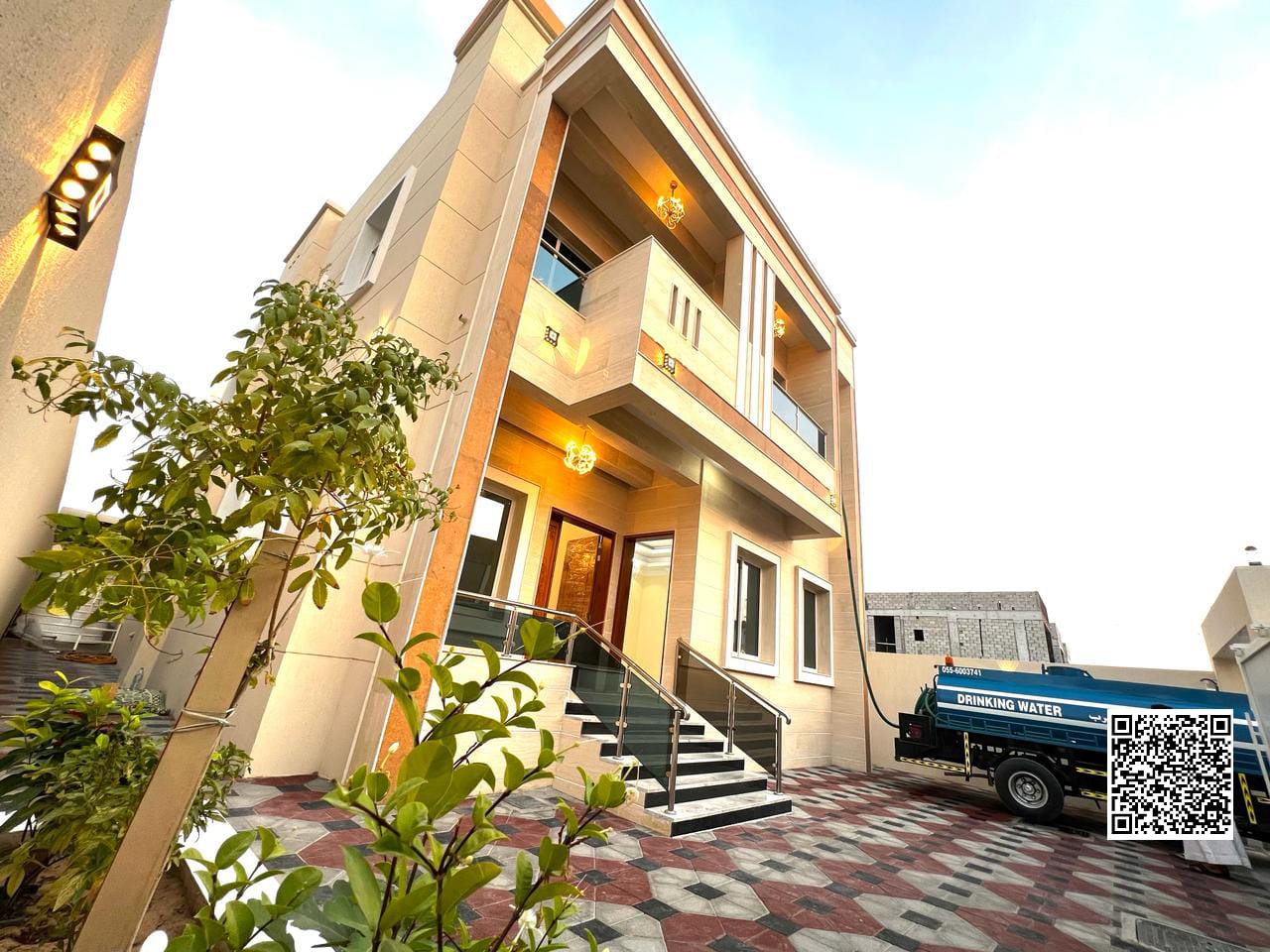 Luxury villa for sale with a modern design, including registration and ownership fees, electricity and water, with the possibility of bank financing.