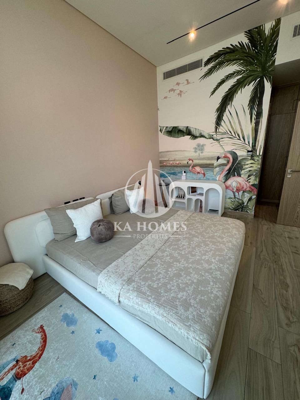 Luxury 4-Master-BR Townhouse | View of Natural Trees & Landscaped Gardens | Fully Equipped Kitchen with Modern Appliances