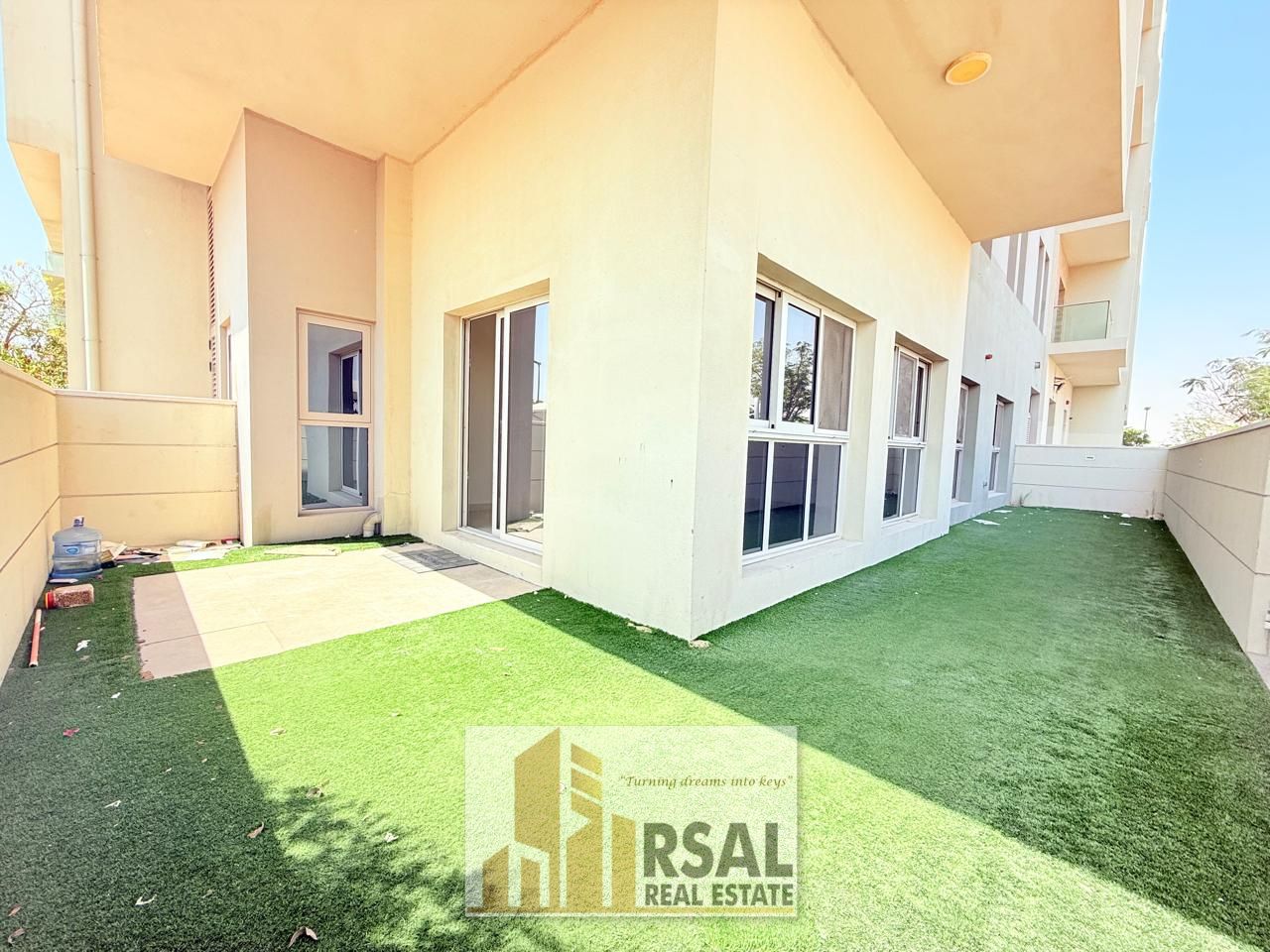 Luxurious spacious 2 bedroom apartment with All Amenities
