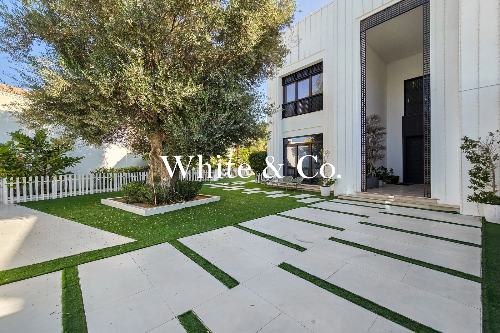 Large Plot | Vacant | Partially Upgraded