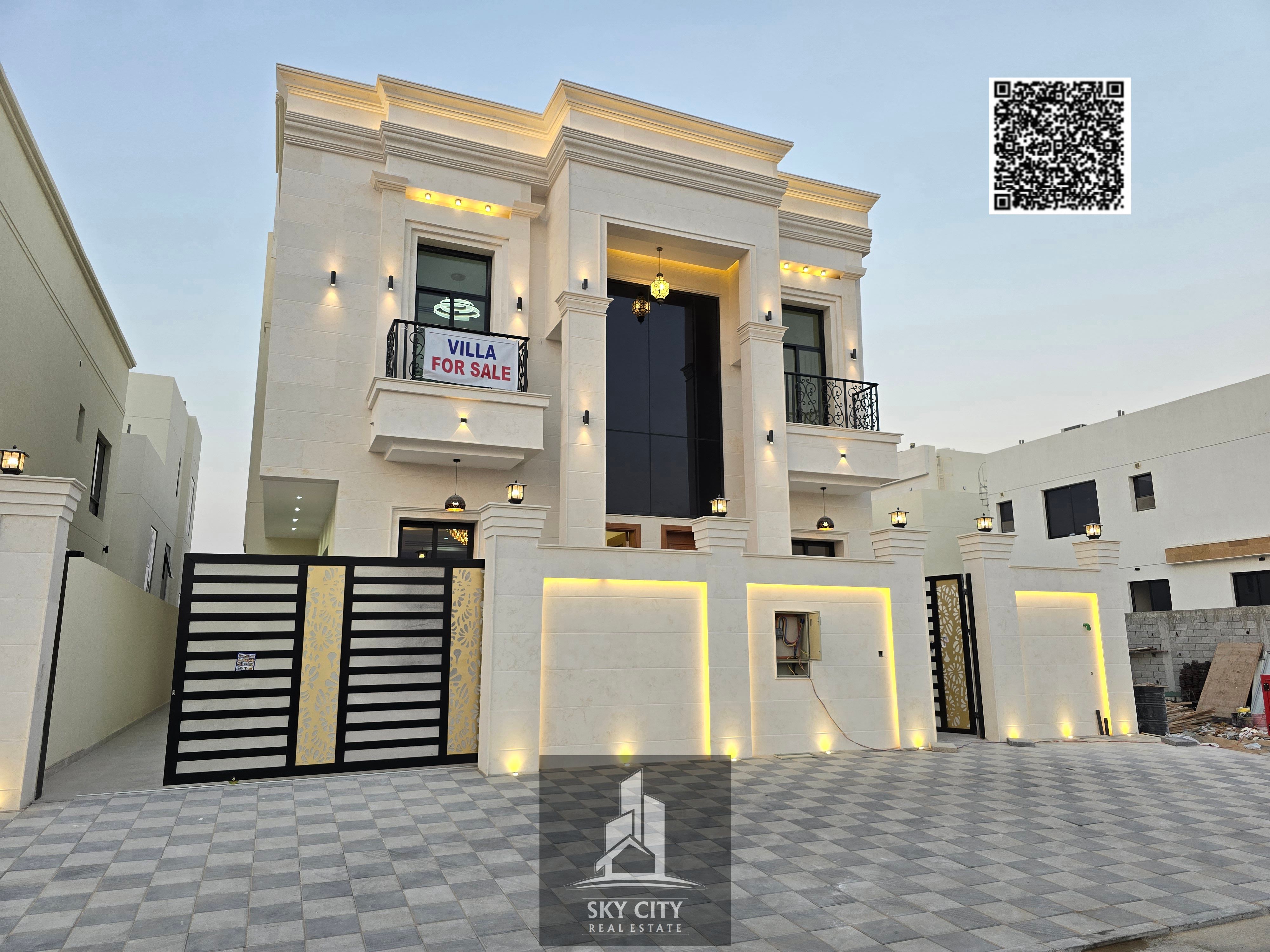 For sale: Ground floor, first floor, and roof villa in a prime location near the mosque and behind the Emirates Towers.