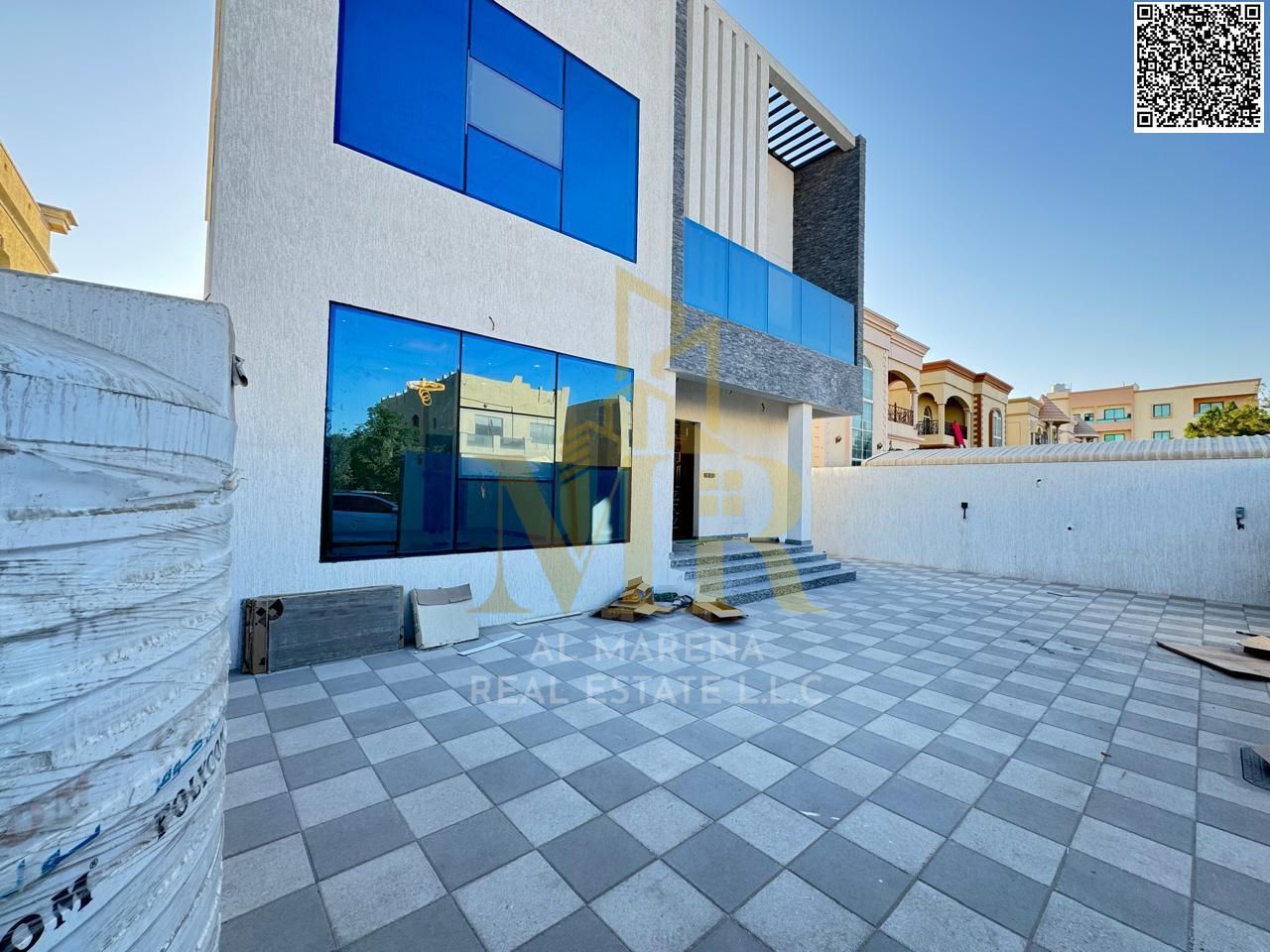 Take advantage of this exceptional opportunity to own a luxurious villa with an elegant architectural design. The price includes electricity, water, a