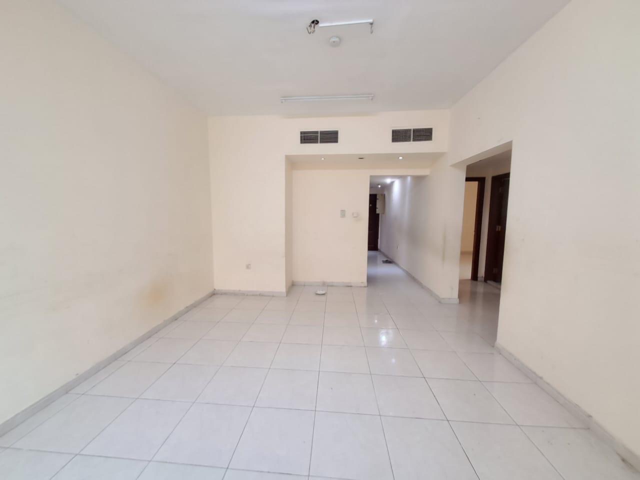 LEVISH 2bhk 2washroom with balcony behand Maddina shopping centre Muwaileh Sharjah