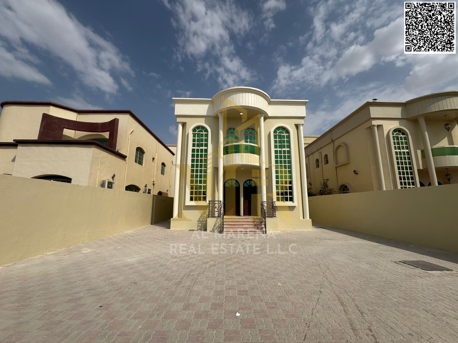 Take advantage of this exceptional opportunity to own a luxurious villa with an elegant architectural design. The price includes electricity, water, a