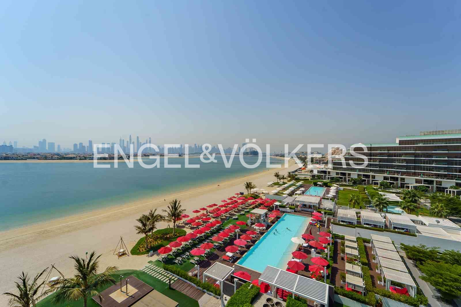 Stylish 3BR | Beach Access | Prime Location