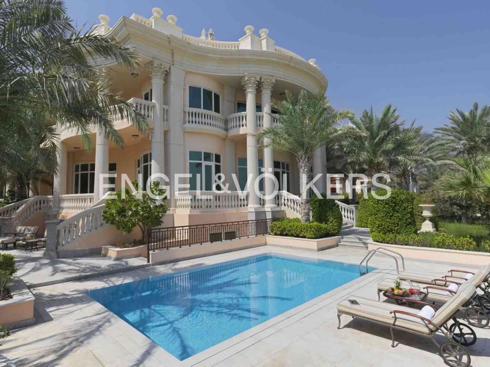 To Let | Beach Front | Palm and Skyline Views