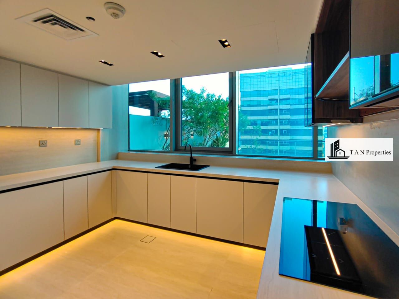 4 Bed Penthouse | Huge Terrace | Luxurious