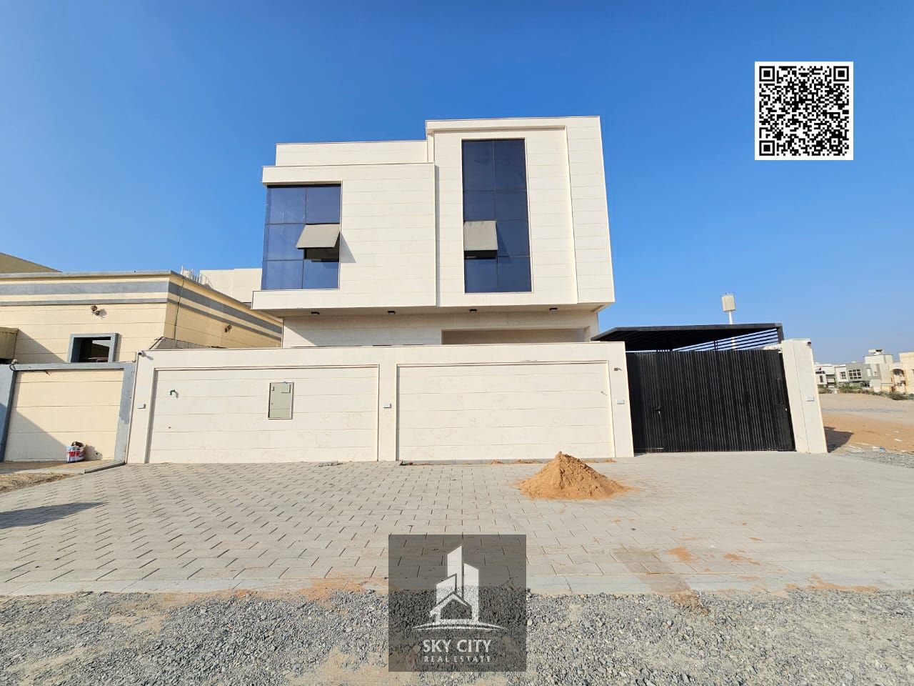 Villa for sale in Al Yasmin, Ajman - 5 master bedrooms, majlis, living room, and maid's room - Excellent price