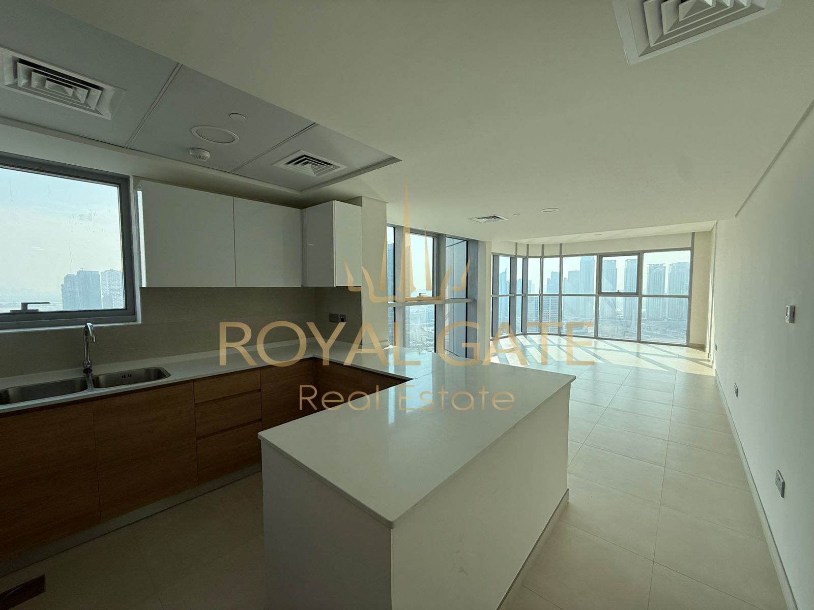 Amazing View | Modern Finishes | Canal View