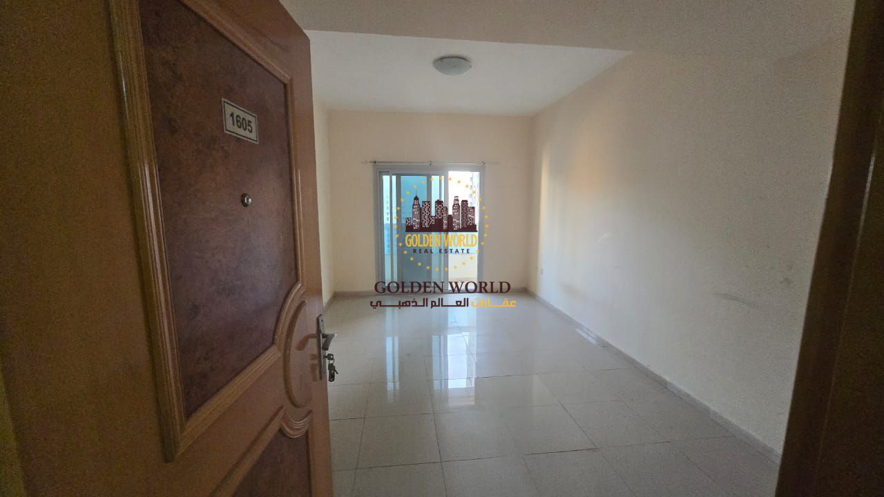 Modern apartment in Al Khan: Spacious one-bedroom and living room, excellent finishes, and a distinctive view from the balcony. Ideal location.