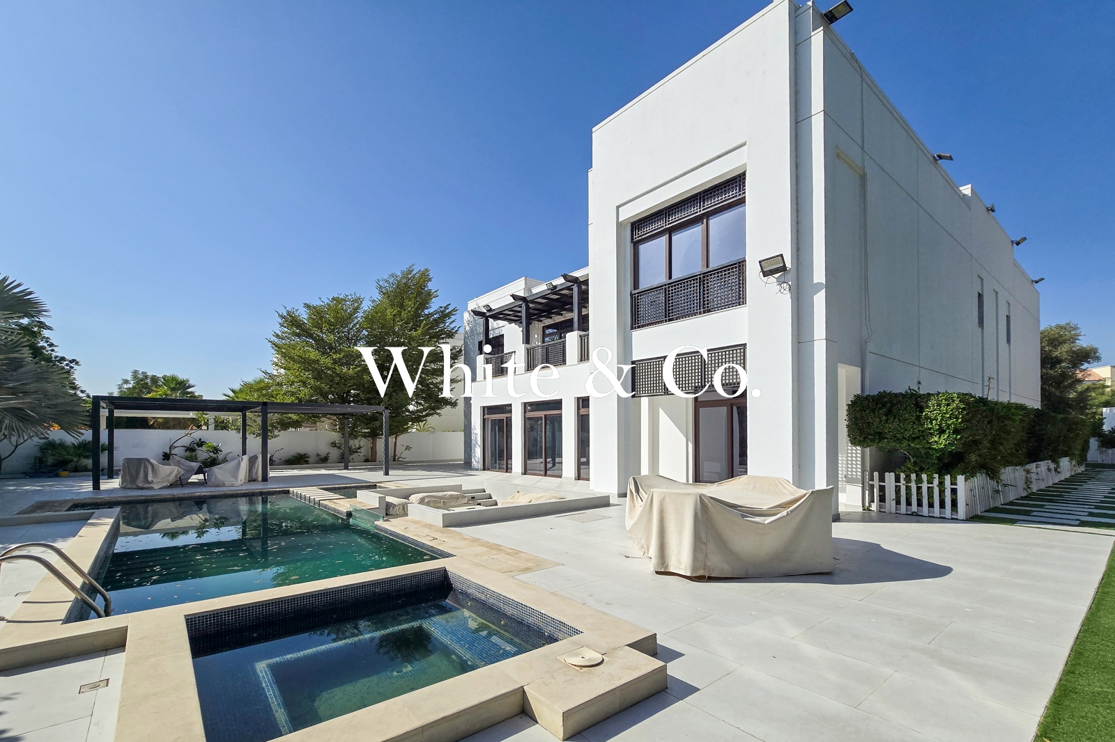 Large Plot | Vacant Now | 6 Bedrooms