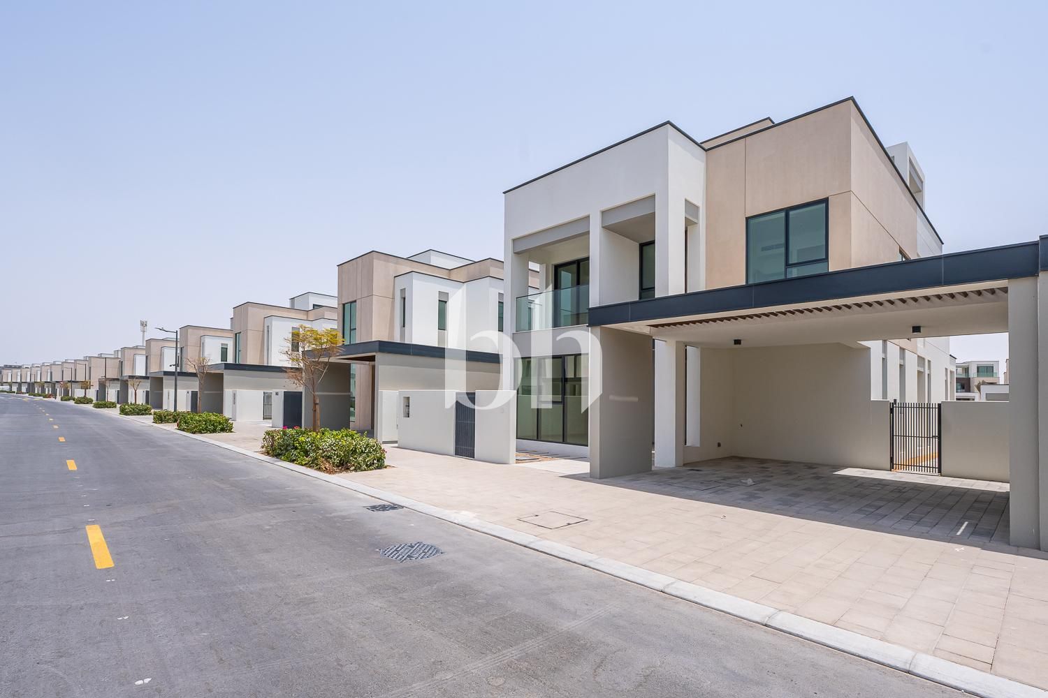 Large Park Backing Unit | Corner Plot