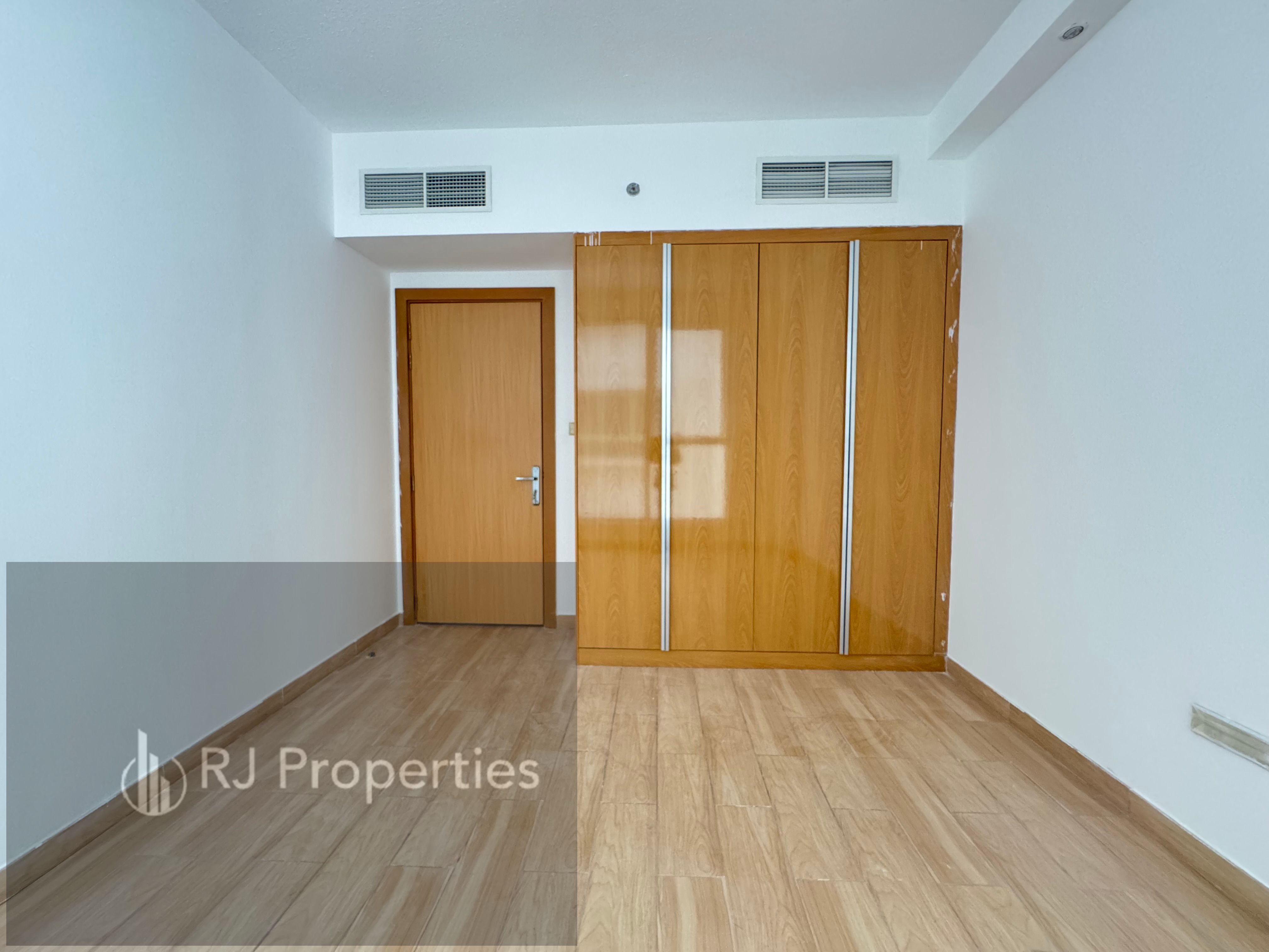 Hot offer close to park very spacious luxury 2bhk with balcony waderobe master bedroom parking only jest 65k