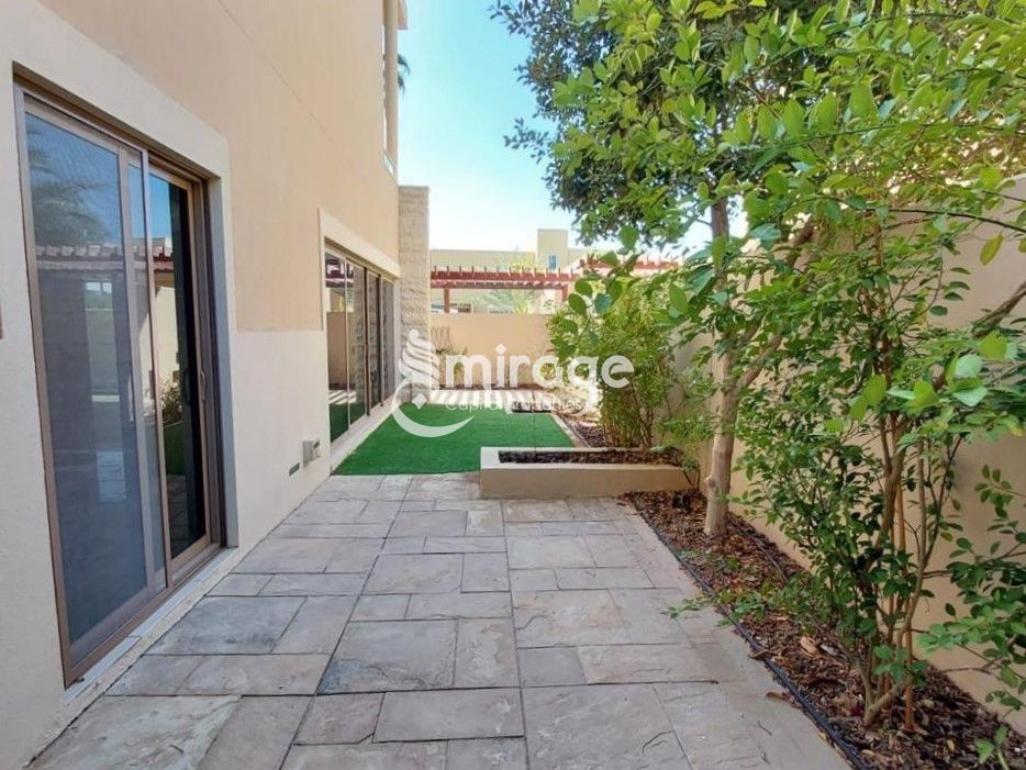 Stunning 5BHK | Great Location | Impressive Villa