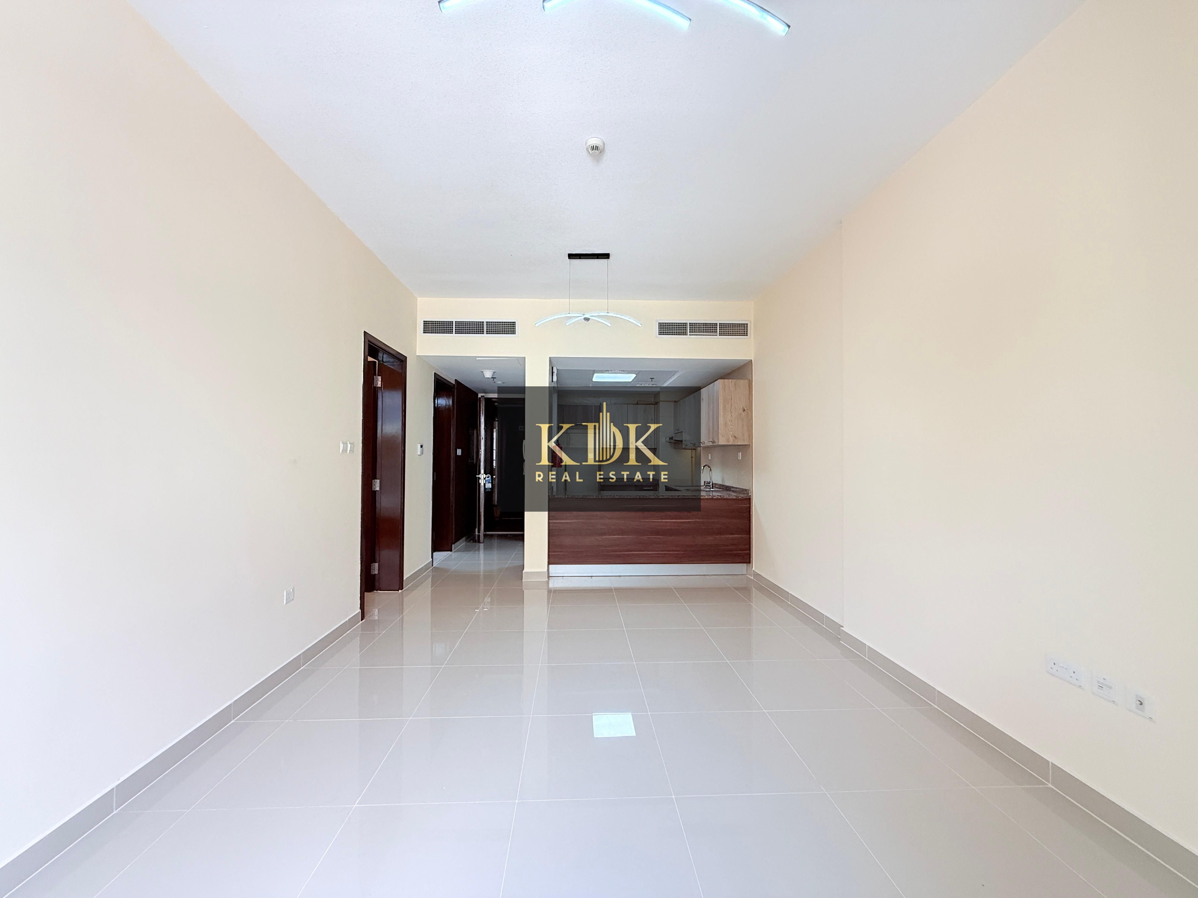 Spacious 1BR | Prime Location | Community View