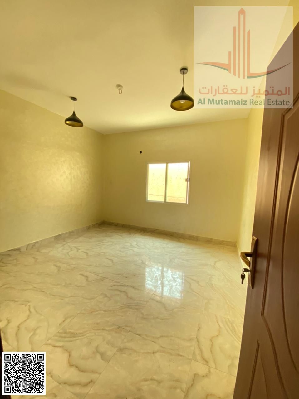 For sale in Ajman, a residential/commercial building in Al Nuaimiya, ground floor + 4 floors, near Kuwait Street, 3600 sq ft. Asking AED 6,500000