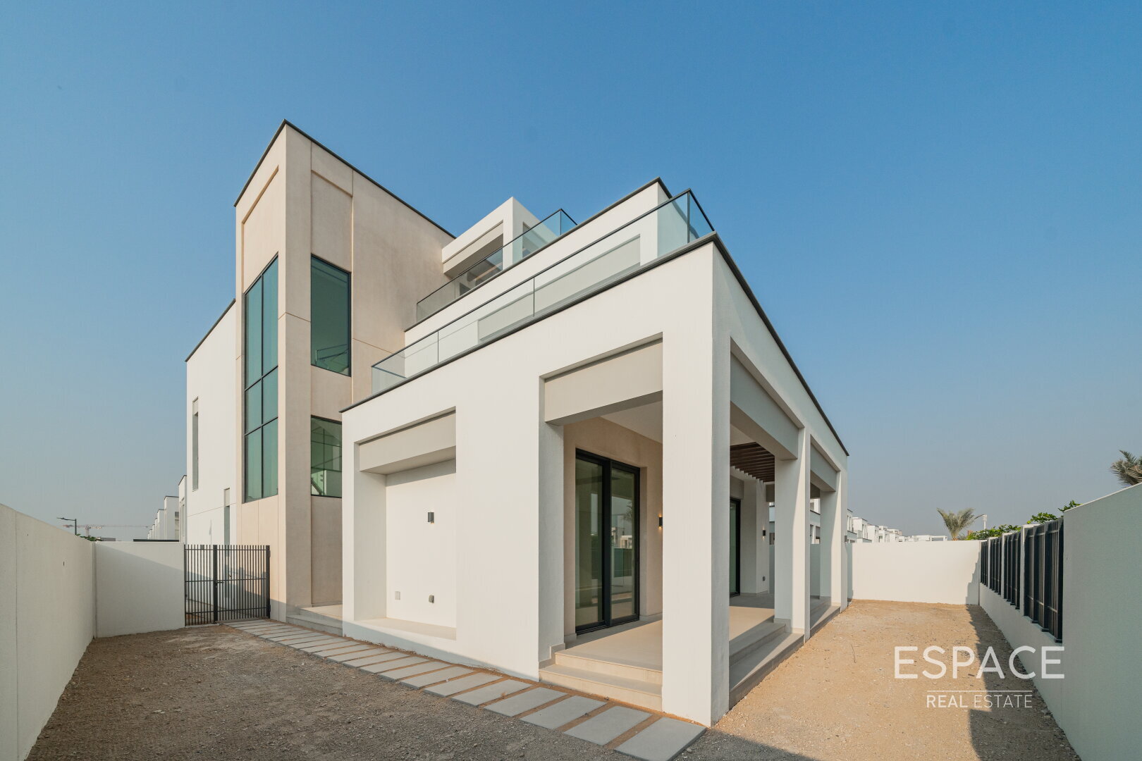 4 Bedrooms | Villa | Unfurnished