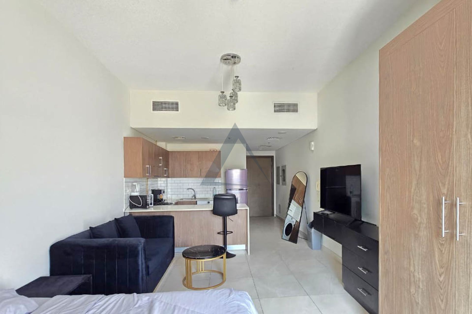 Modern Living | Fully Furnished | Vacant