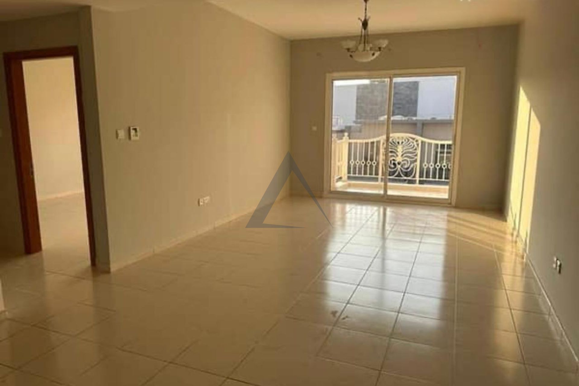 Spacious 1BR | Prime Location | Vacant